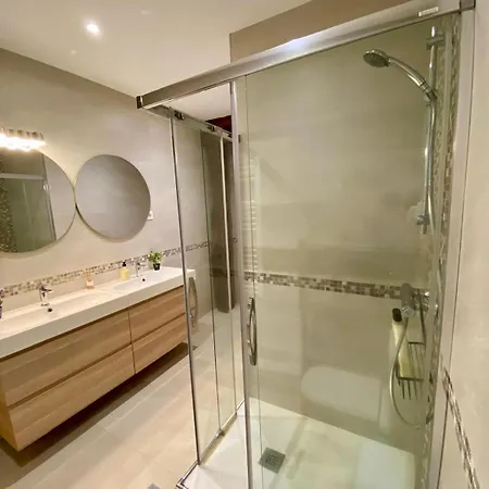 Quarto em Acomodações Particulares Habitación En Con Zonas Comunes Compartida Mg Bilbau